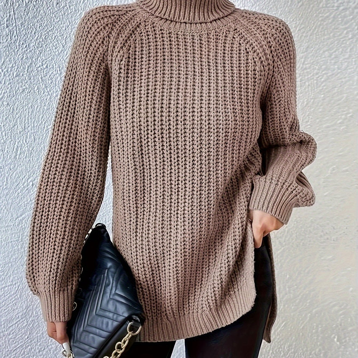 Pull col roulé femme en grosse maille à manches raglan 15