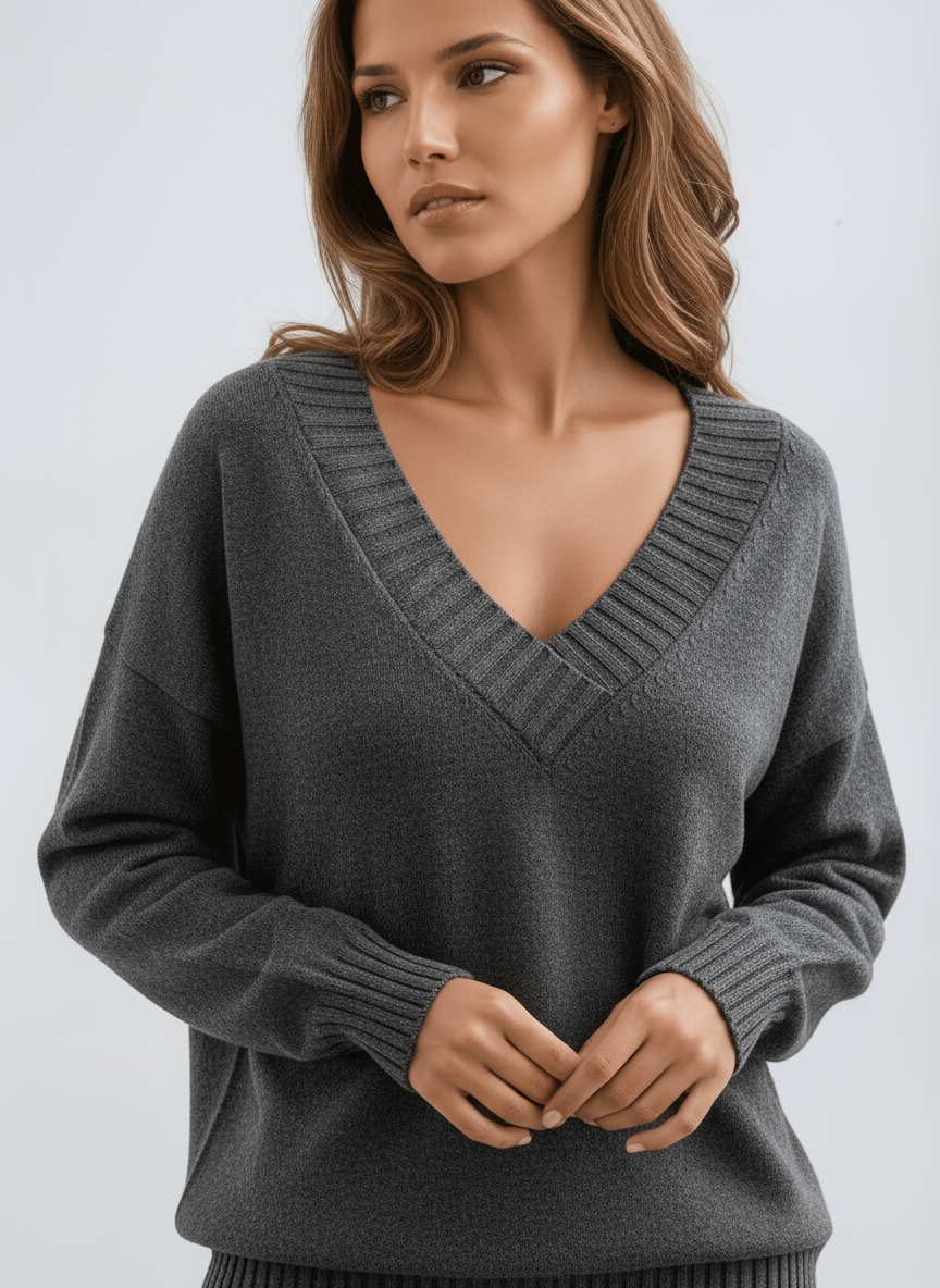 Pull femme en maille à col V, bords côtelés et coupe ample 3