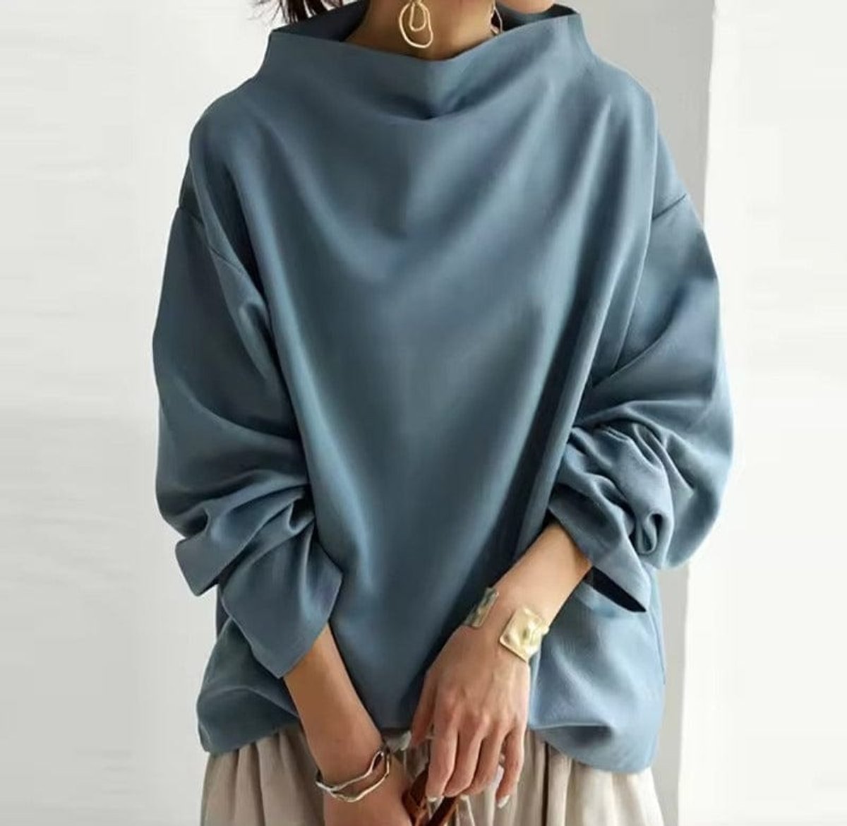 Pull oversize femme à col montant manches longues 2