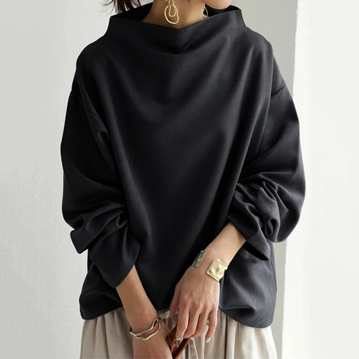 Pull oversize femme à col montant manches longues 4