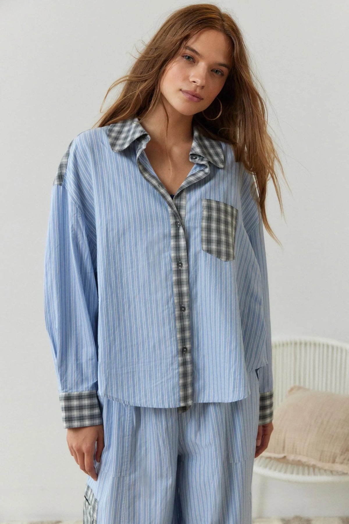 Pyjama femme à carreaux boutonné avec poche poitrine 2