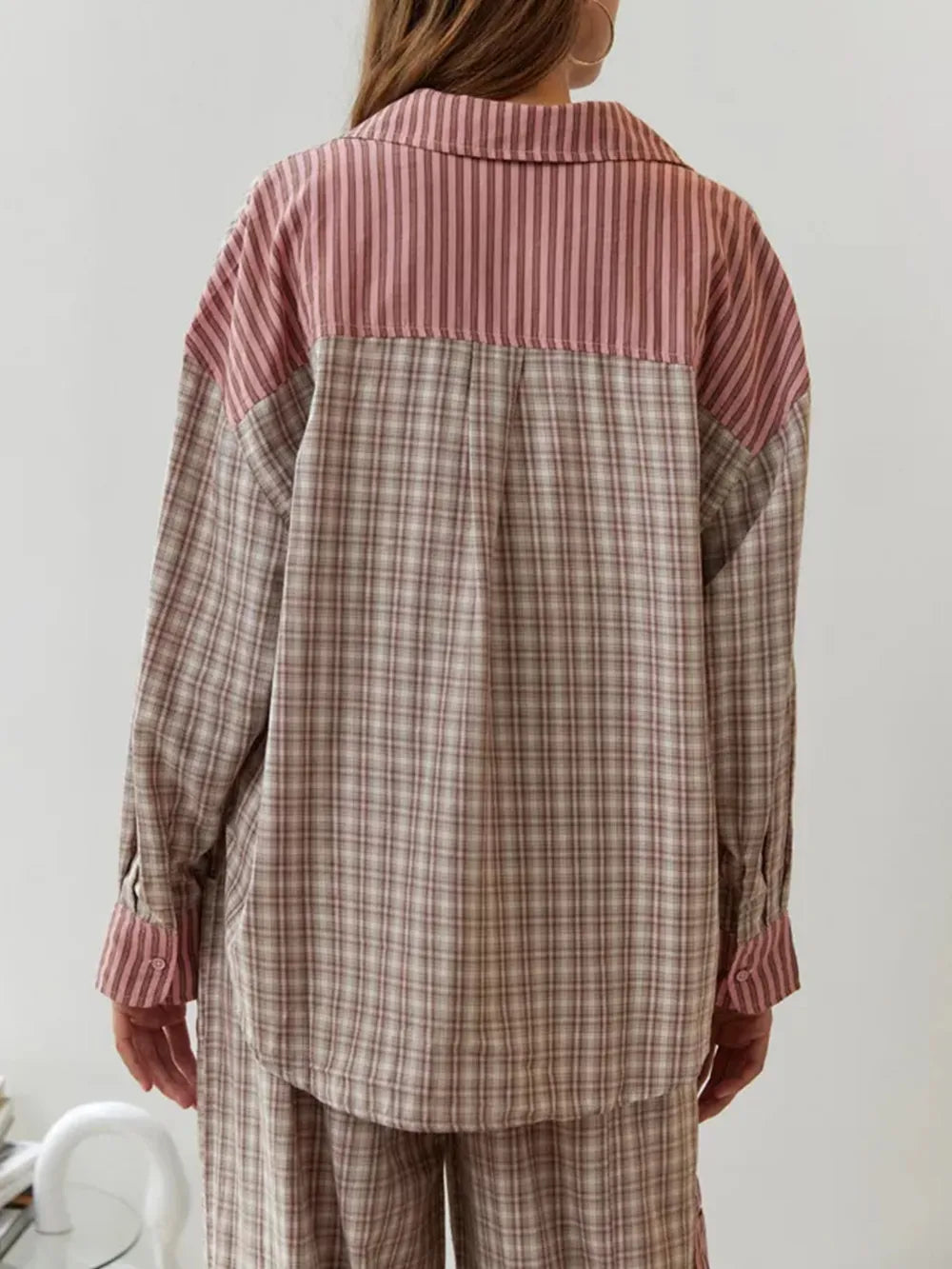 Pyjama femme à carreaux boutonné avec poche poitrine 7