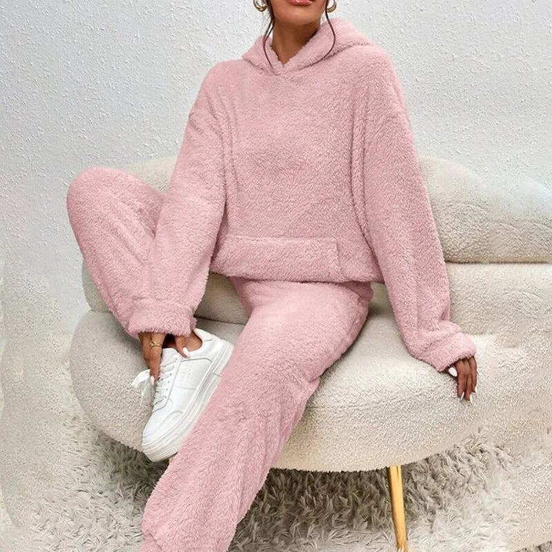 Pyjama femme en polaire à capuche et pantalon large 5