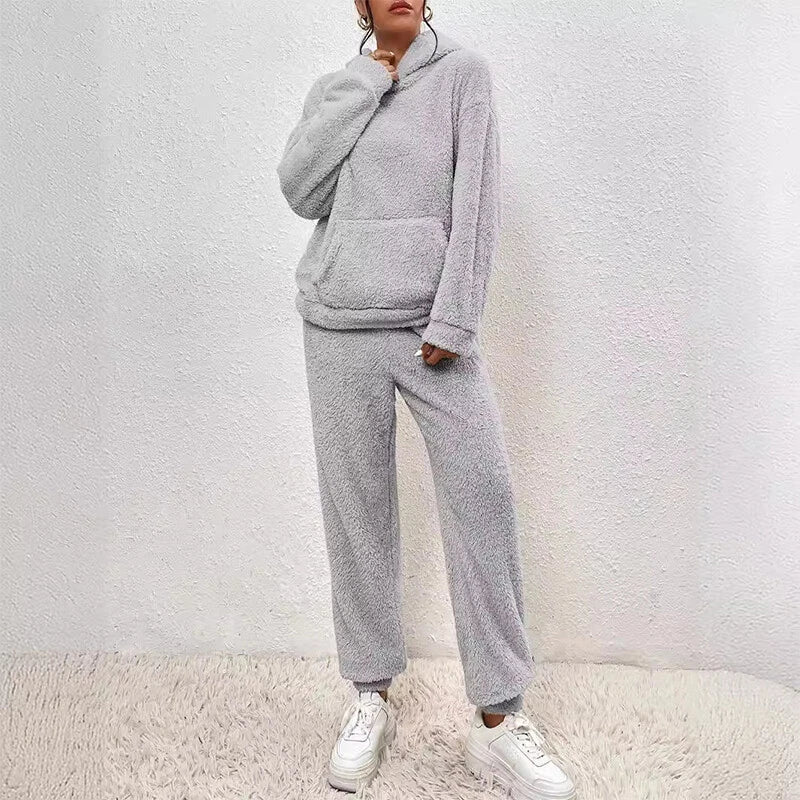 Pyjama femme en polaire à capuche et pantalon large 9