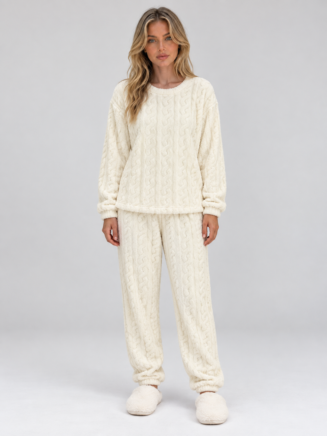 Pyjama femme en polaire torsadée à col rond et manches longues 2