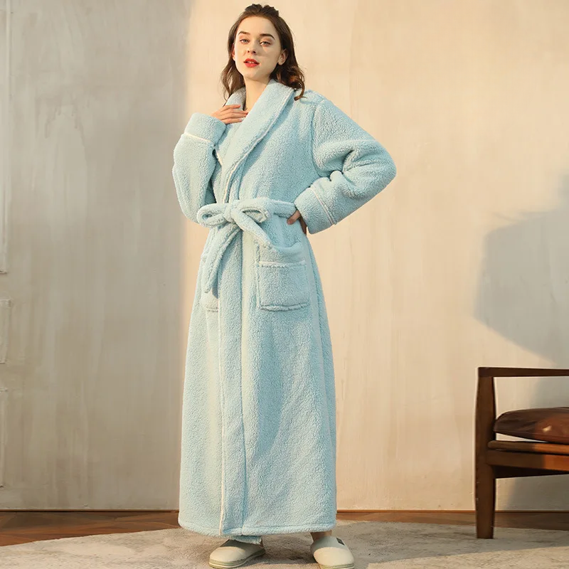 Robe de chambre longue en flanelle à col châle et ceinture 9