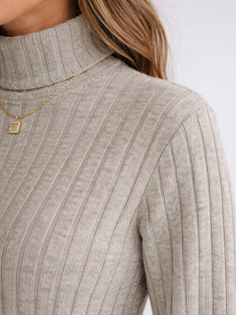 Robe pull en maille côtelée à col roulé et manches longues 4