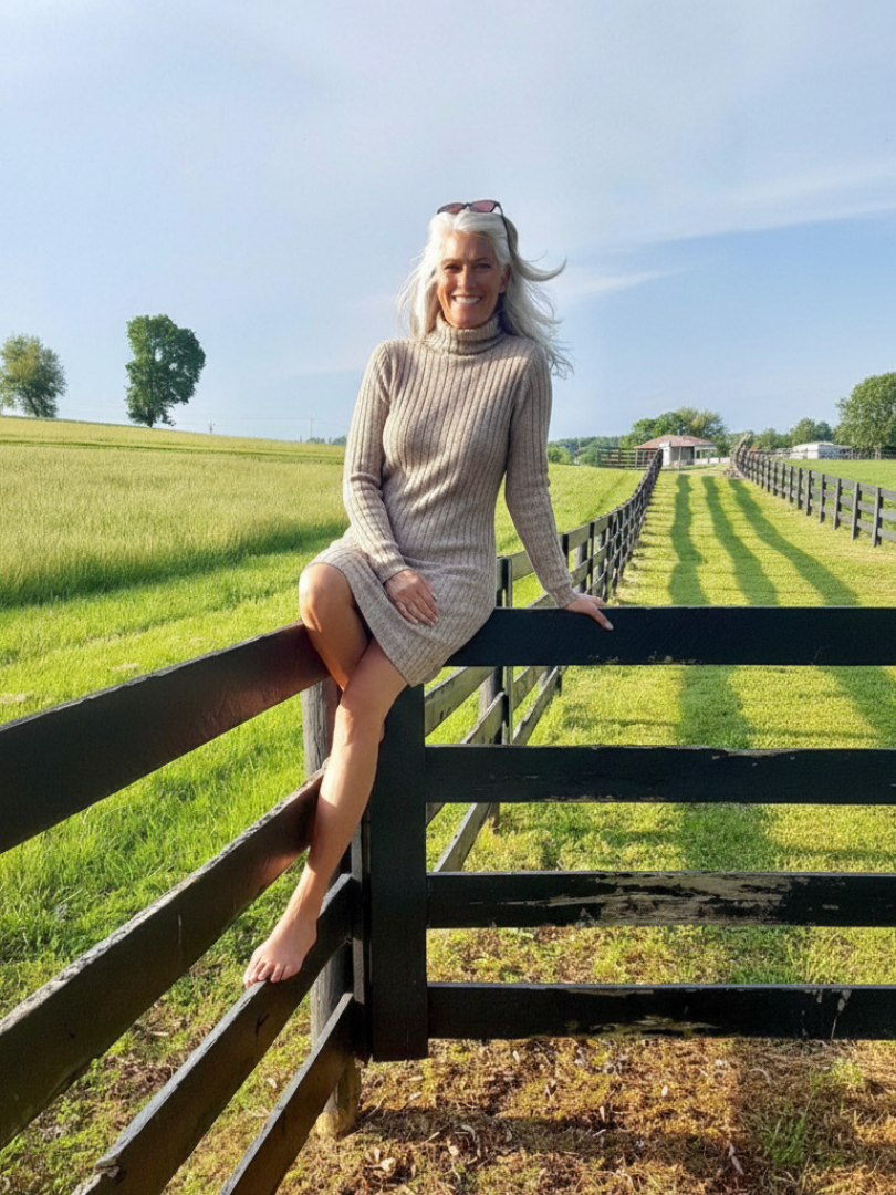 Robe pull en maille côtelée à col roulé et manches longues 6