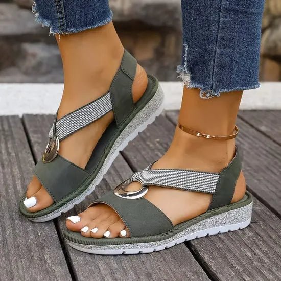 Sandales confortables femme à boucle et semelle souple
