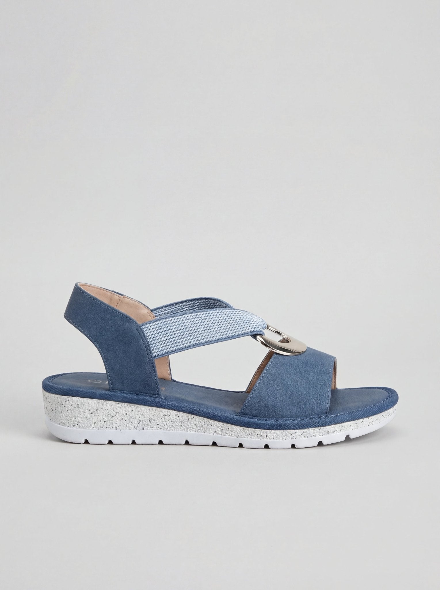 Sandales confortables femme à boucle et semelle souple