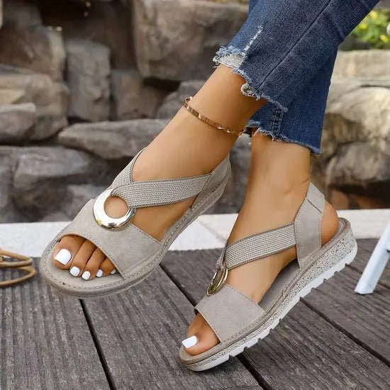 Sandales confortables femme à boucle et semelle souple