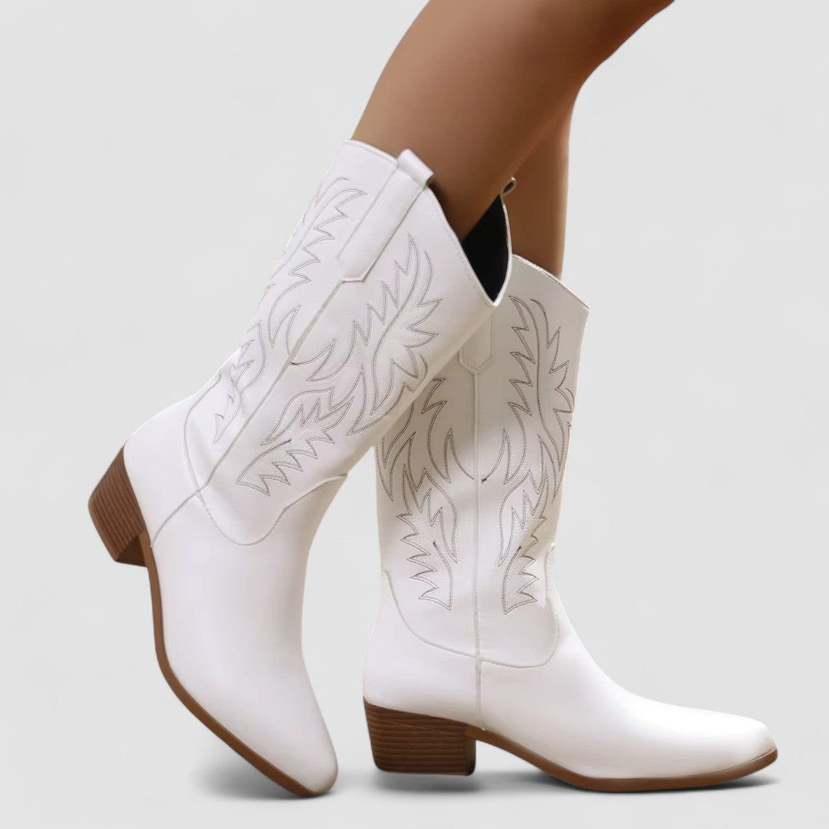 Santiags à broderie western, talon bottier et bout pointu 1