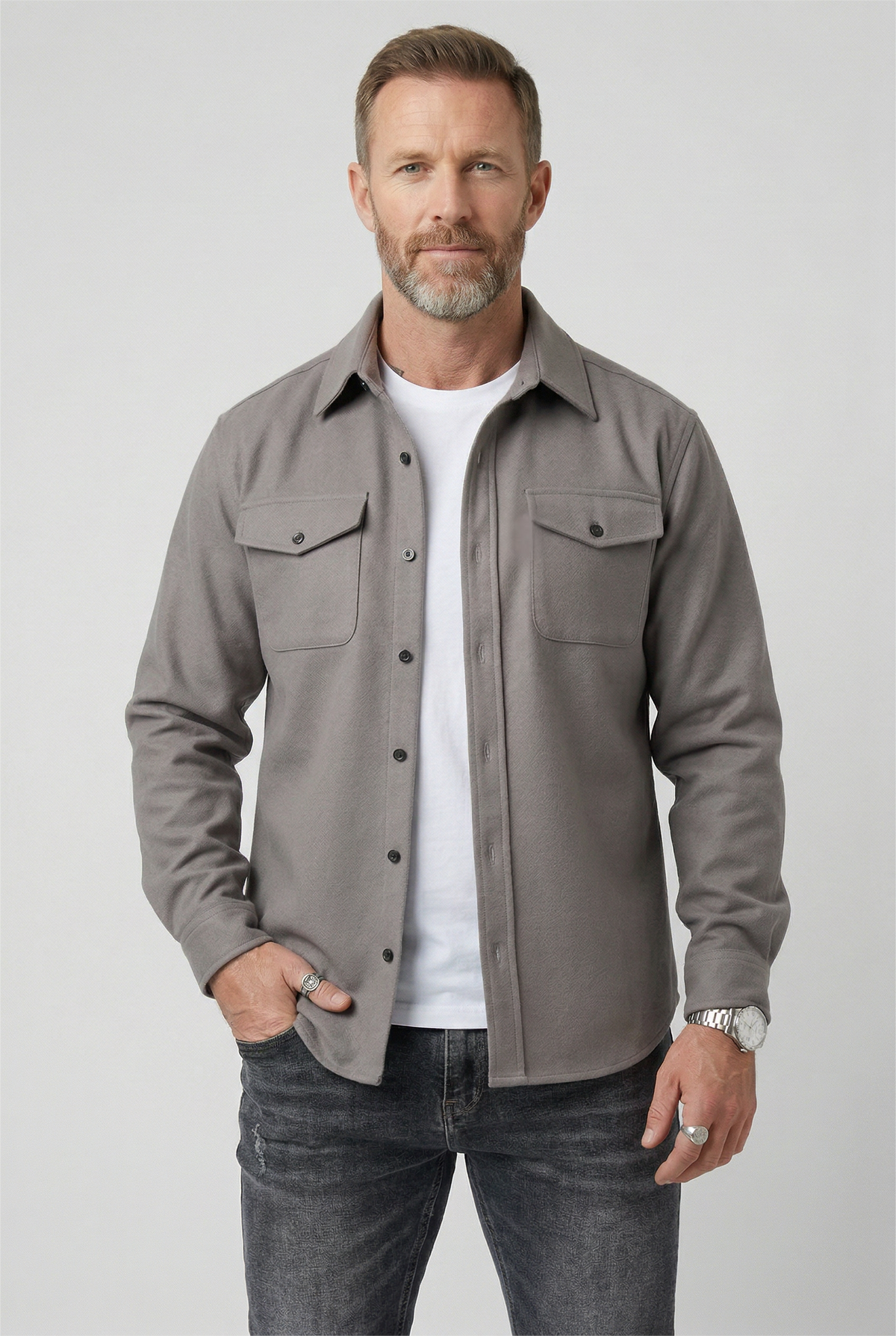 Surchemise homme boutonnée à col chemise, poches poitrine à rabat et coupe droite 3