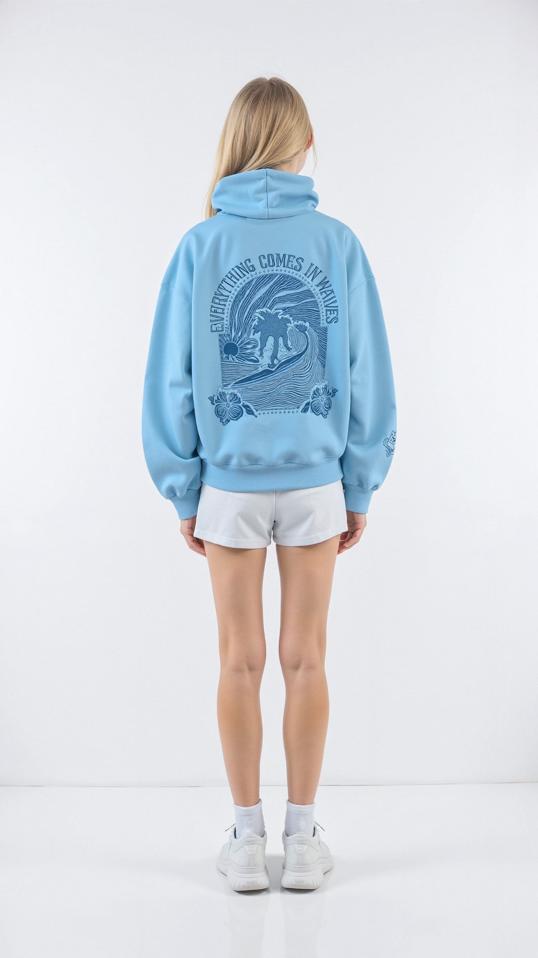 Sweat à capuche femme brodé à coupe décontractée 1