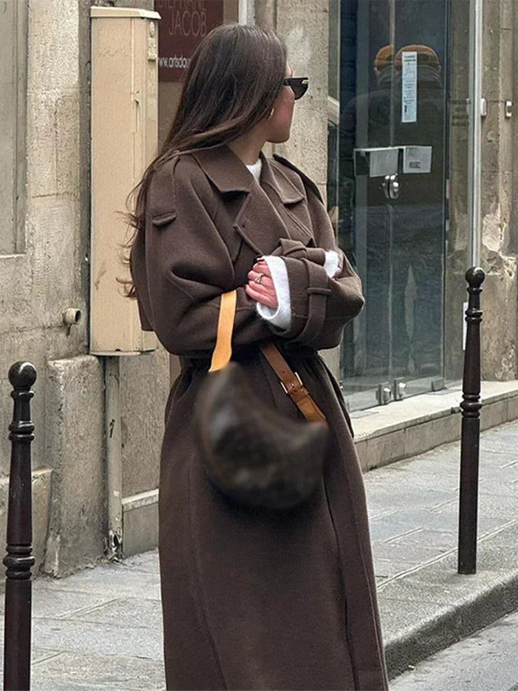 Trench femme long à ceinture, double boutonnage et col à revers 3