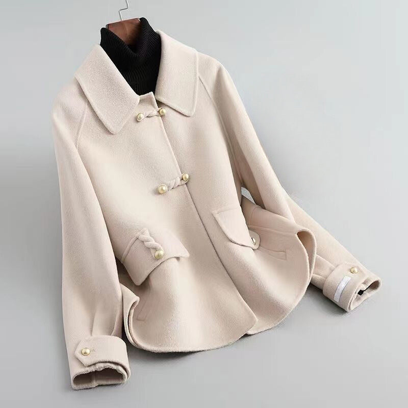 Veste mi-saison femme en maille à boutons perle et col marqué 4