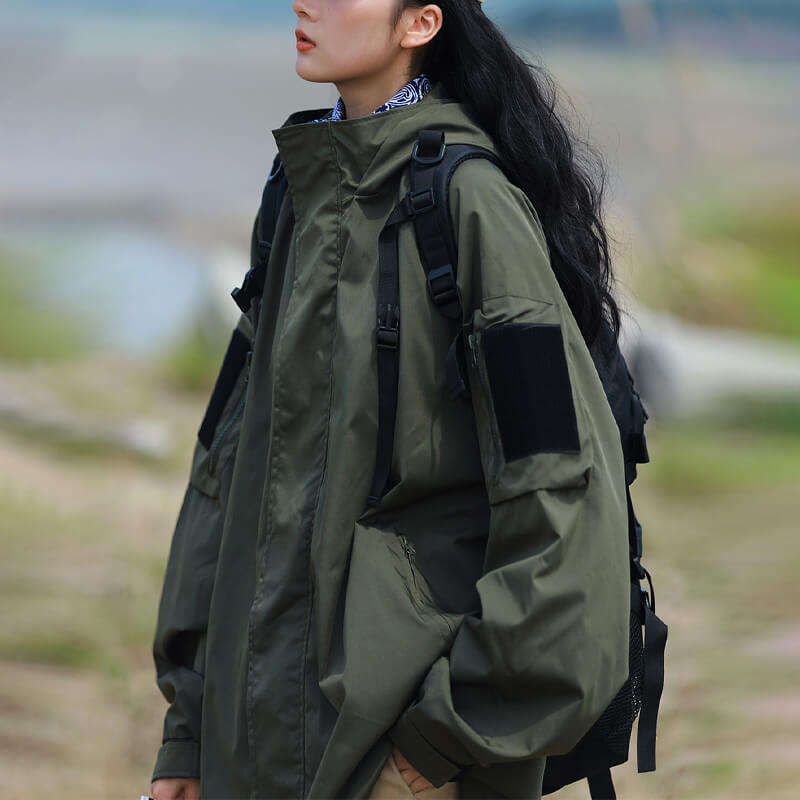 Veste outdoor femme à capuche déperlante et coupe-vent 2